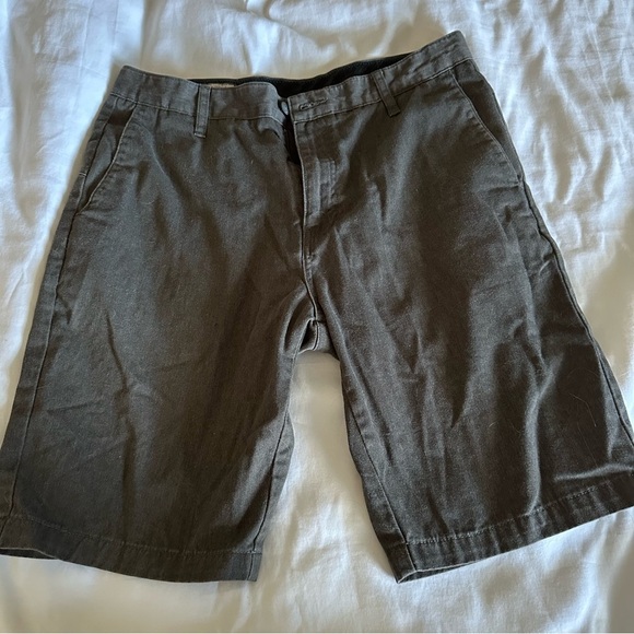 Men’s Gray Shorts - Picture 1 of 6